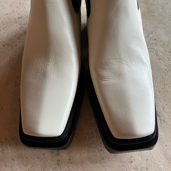 Bottega Veneta Off-White “The Lean” Chelsea boots New!! Size-37.5 - Picture 10 of 14